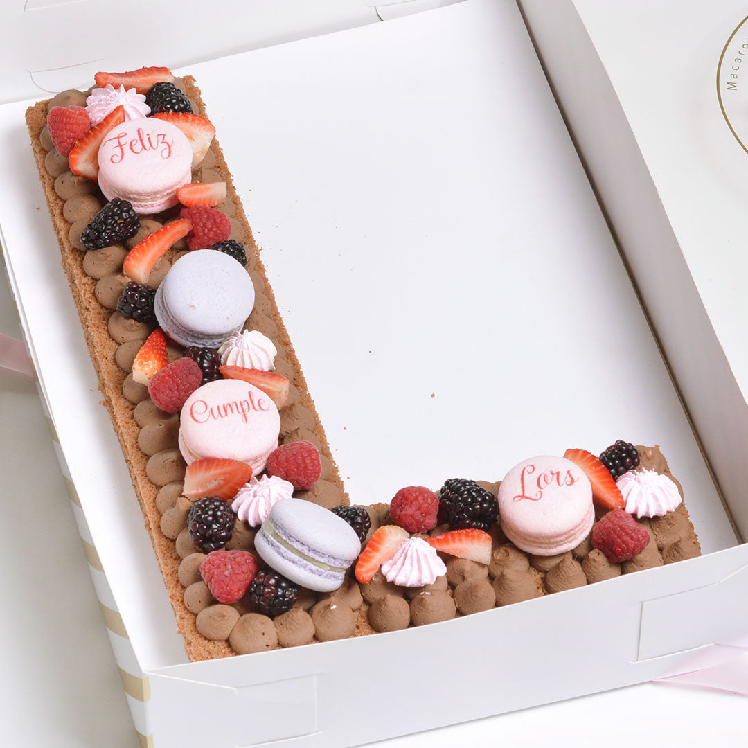 Pastel de letra L sabor chocolate