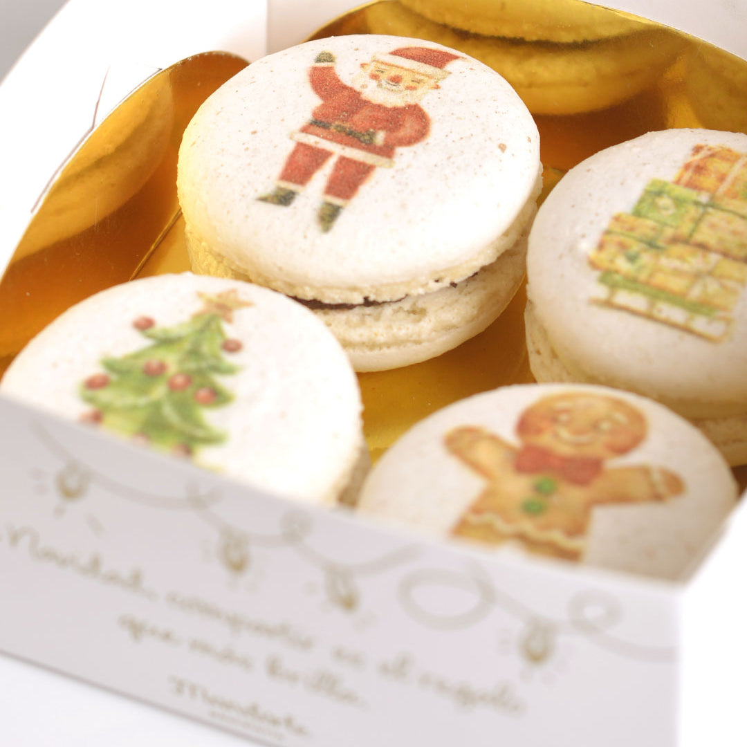 Caja con 4 macarons navideños